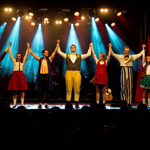 Arrangementsbilde for Revykavalkaden